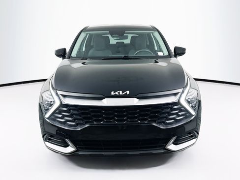 Used 2025 Kia Sportage LX FWD image 2