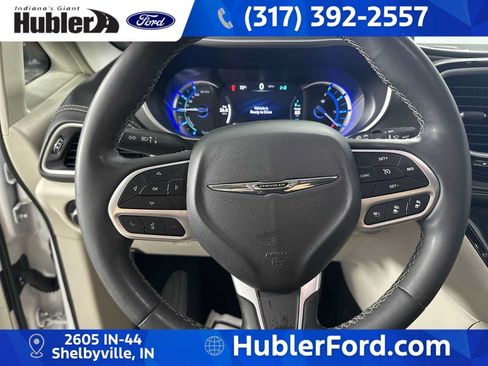 Used 2024 Chrysler Pacifica Limited FWD image 14
