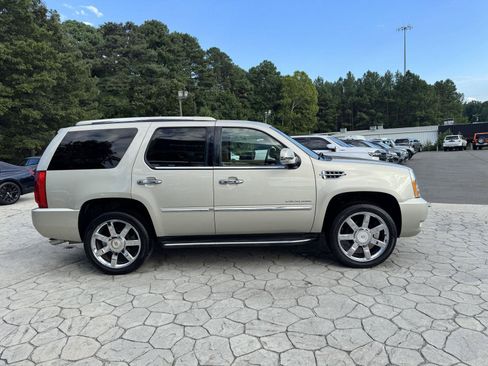 Used 2013 Cadillac Escalade Luxury RWD image 21
