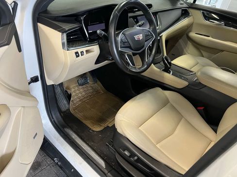 Used 2017 Cadillac XT5 FWD image 5