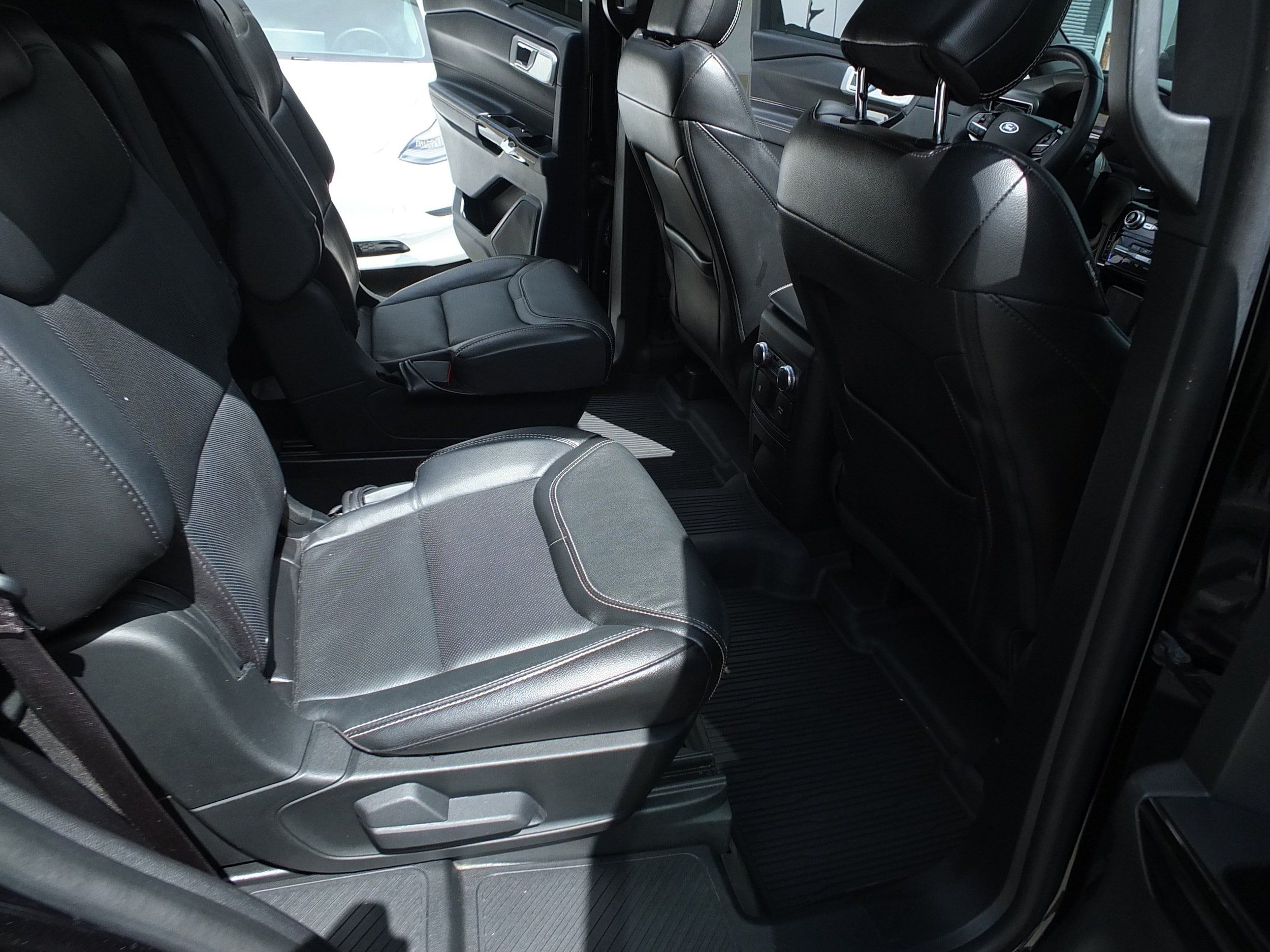 Used 2022 Ford Explorer ST w/ Equipment Group 401A AWD/4WD image 13