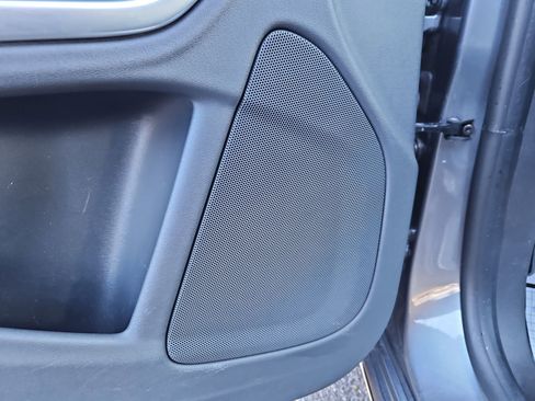 Used 2017 Volvo S60 T5 Inscription image 11