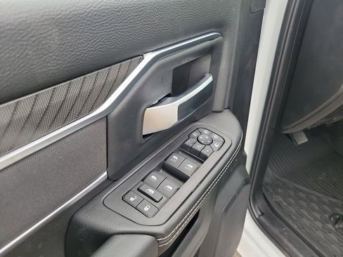 New 2026 RAM 2500 Big Horn AWD/4WD image 13