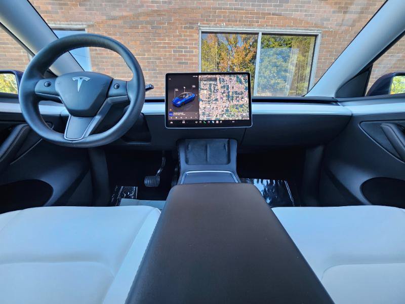 Used 2023 Tesla Model Y Long Range AWD/4WD image 40