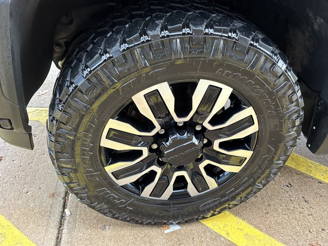Used 2024 GMC Sierra 3500 Denali Ultimate AWD/4WD image 12
