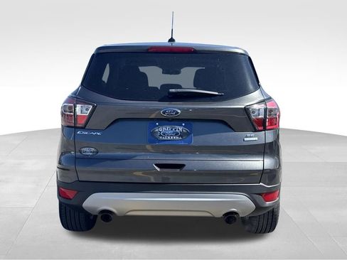 Used 2017 Ford Escape SE image 6