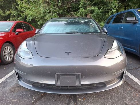 Used 2023 Tesla Model 3 Standard Range RWD image 2