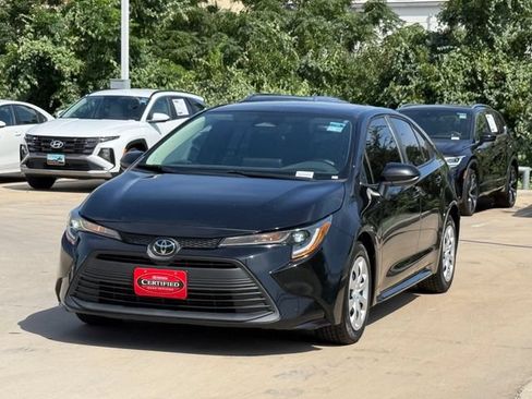 Used 2023 Toyota Corolla LE FWD image 7