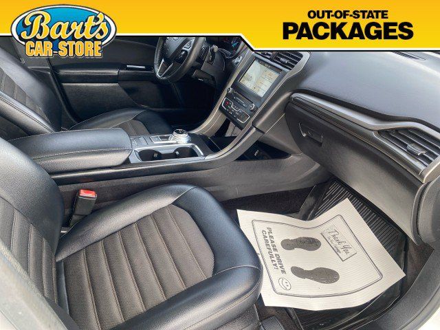 Used 2017 Ford Fusion SE w/ Equipment Group 201A FWD image 16
