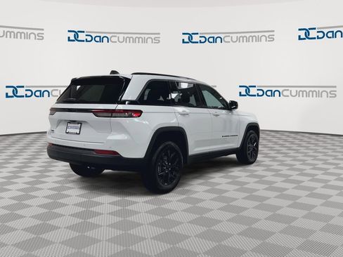 New 2026 Jeep Grand Cherokee Altitude AWD/4WD image 8