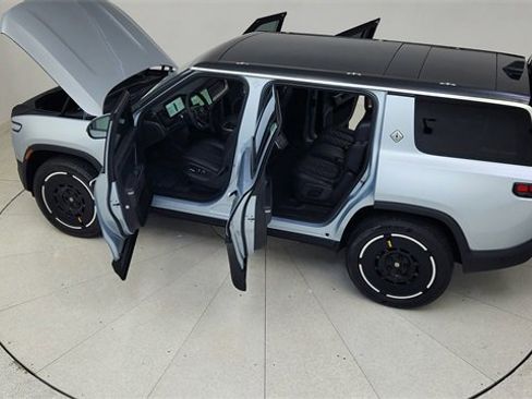 Used 2025 Rivian R1S Adventure image 87