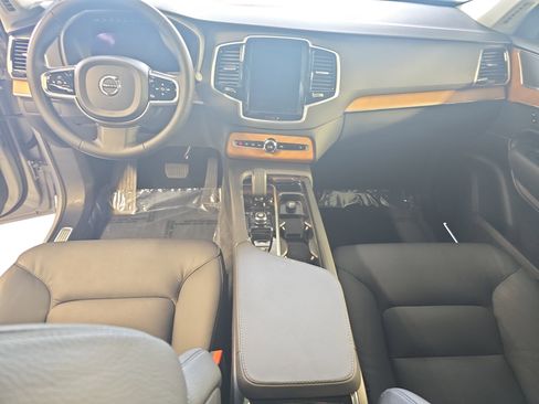 Used 2024 Volvo XC90 B6 Plus w/ Protection Package Premier AWD/4WD image 9