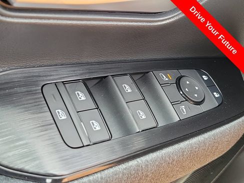 Used 2026 Nissan Kicks SV w/ SV Premium Package FWD image 18