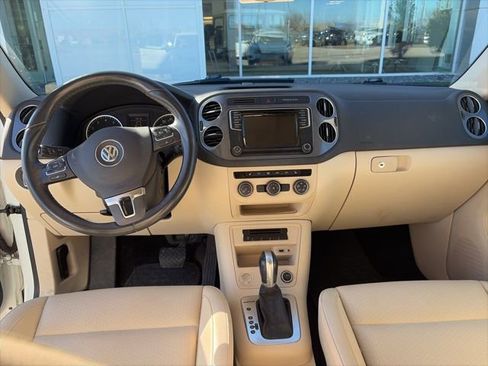 Used 2017 Volkswagen Tiguan S image 14