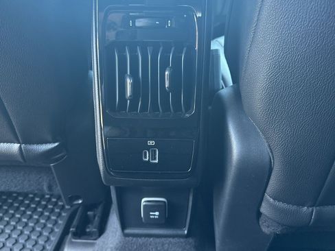 Used 2024 Jeep Compass Latitude w/ Sun and Sound Group image 28