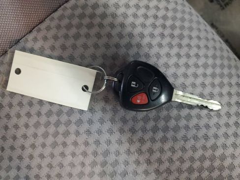 Used 2007 Toyota RAV4 4WD V6 w/ 3rd Row image 30