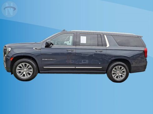 Used 2022 GMC Yukon XL Denali AWD/4WD image 5