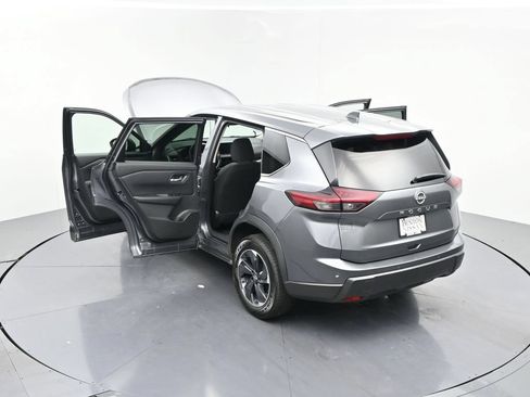 Used 2025 Nissan Rogue SV FWD image 22