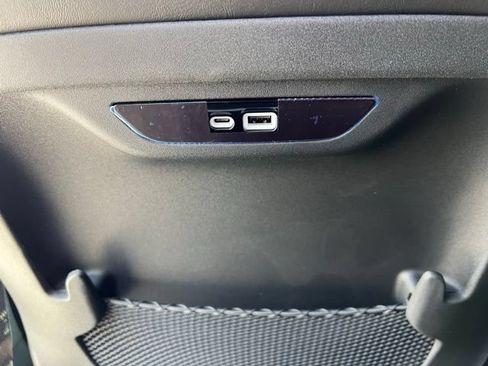 New 2025 Chrysler Pacifica Limited FWD image 24