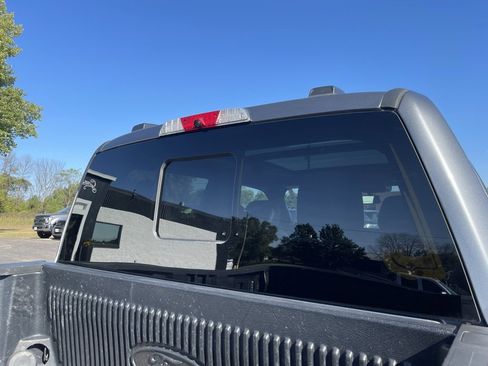 Used 2022 Ford F250 Lariat w/ Black Appearance Pkg image 25