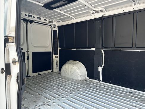 Used 2025 RAM ProMaster 2500 w/ Convenience Group FWD image 13
