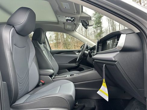 New 2026 Volkswagen Tiguan SE image 15