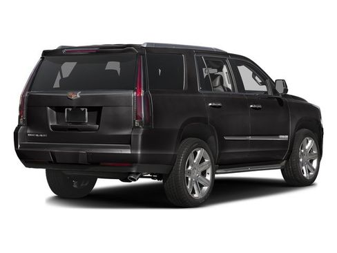 Used 2016 Cadillac Escalade Luxury AWD/4WD image 2