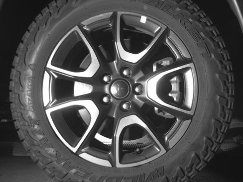 Used 2025 Jeep Compass Trailhawk AWD/4WD image 13