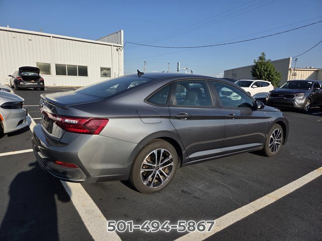 Used 2025 Volkswagen Jetta Sport FWD image 5