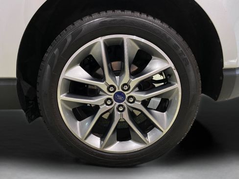 Used 2017 Ford Edge Titanium w/ Equipment Group 301A AWD/4WD image 8