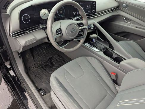 Used 2022 Hyundai Elantra SEL w/ Convenience Package FWD image 27