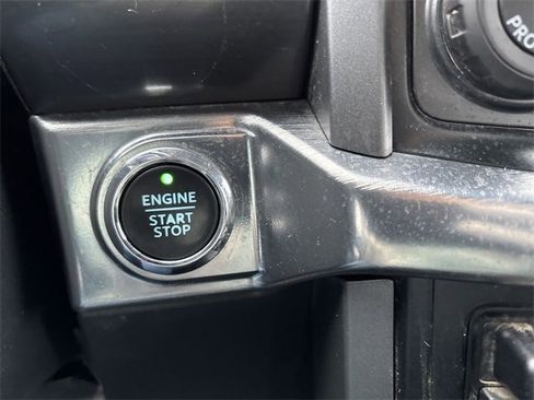 Used 2022 Ford F150 Lariat image 35