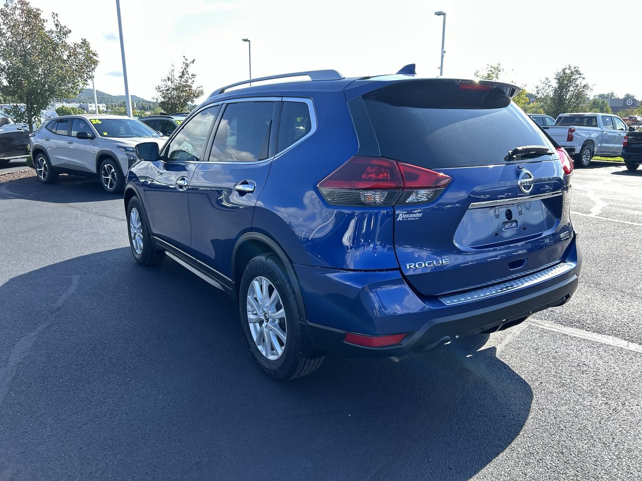 Used 2019 Nissan Rogue S w/ Special Edition Package FWD image 5