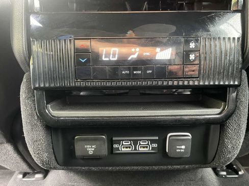 Certified 2024 Jeep Wagoneer Series II w/ Flexible Seating Group AWD/4WD image 23