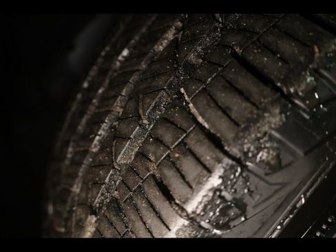 Used 2020 Jeep Cherokee Latitude Plus w/ Comfort/Convenience Group image 18