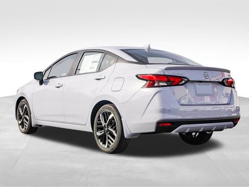 New 2025 Nissan Versa SR w/ Trunk Package image 2