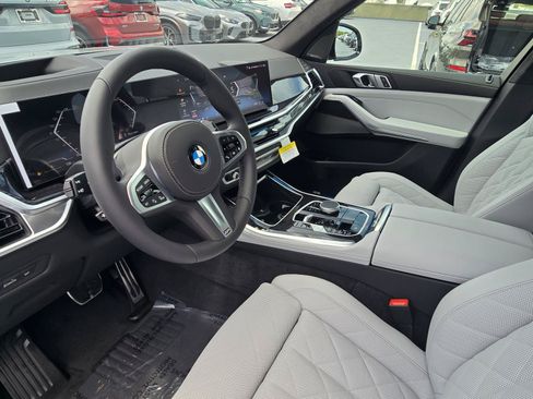 New 2026 BMW X5 xDrive40i w/ M Sport Package AWD/4WD image 15