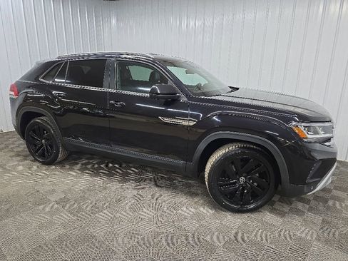 Used 2022 Volkswagen Atlas Cross Sport SE w/ Black Wheel Package AWD/4WD image 1