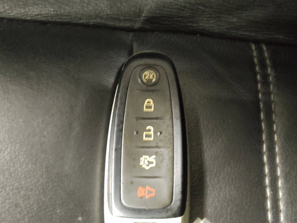 Used 2018 Ford Escape Titanium w/ Ford Safe & Smart Package FWD image 32