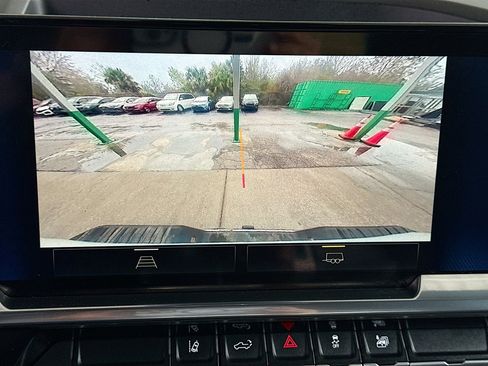 Used 2024 Chevrolet Silverado 2500 LT image 19