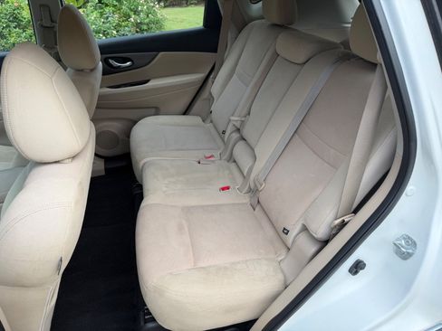 Used 2016 Nissan Rogue S FWD image 20