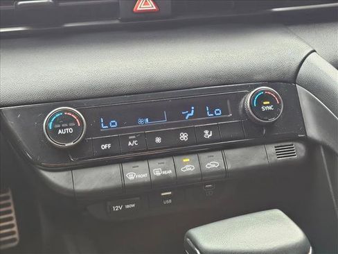 Used 2025 Hyundai Elantra Sport FWD image 26