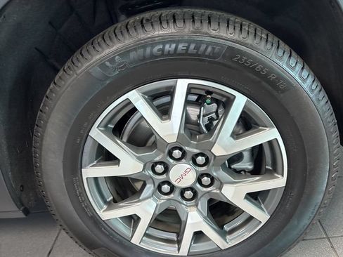 Used 2023 GMC Acadia SLE AWD/4WD image 10