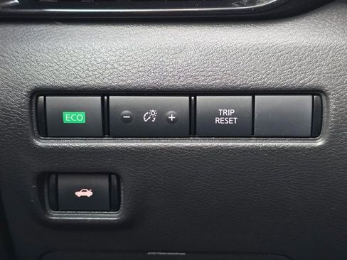 Used 2024 Nissan Sentra SV image 36