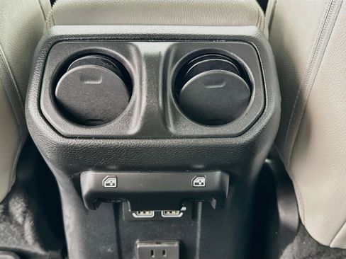 Used 2023 Jeep Wrangler Unlimited Sahara AWD/4WD image 17