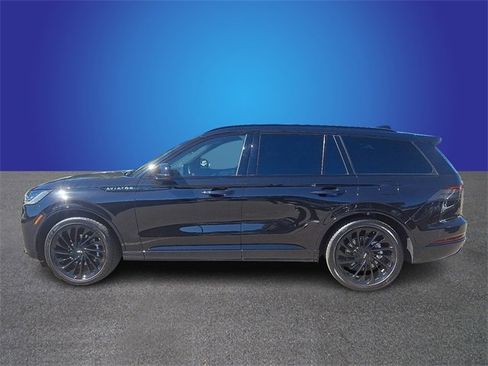 Used 2025 Lincoln Aviator Reserve w/ Jet Appearance Package image 7