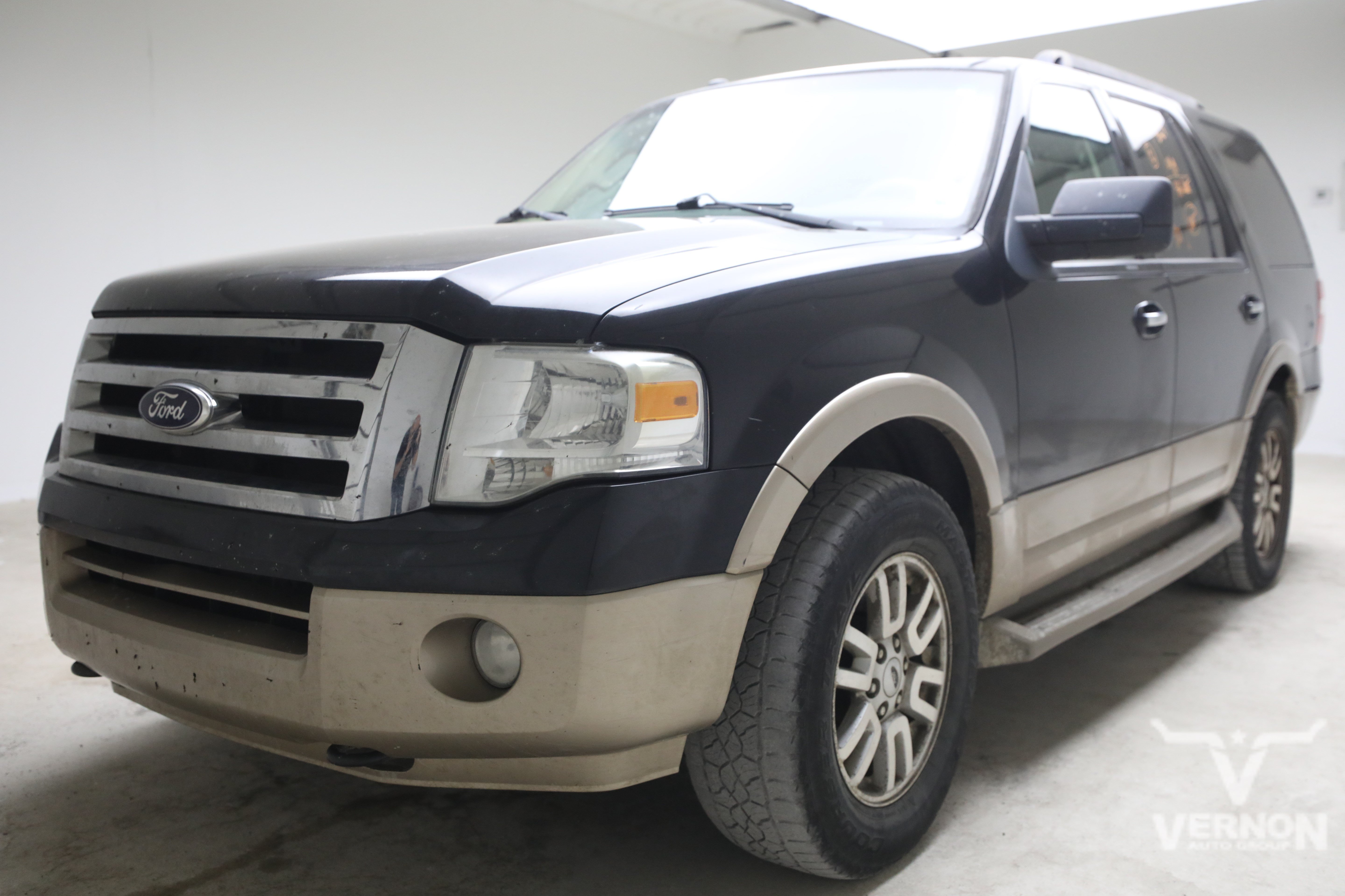 Used 2013 Ford Expedition XLT AWD/4WD image 1