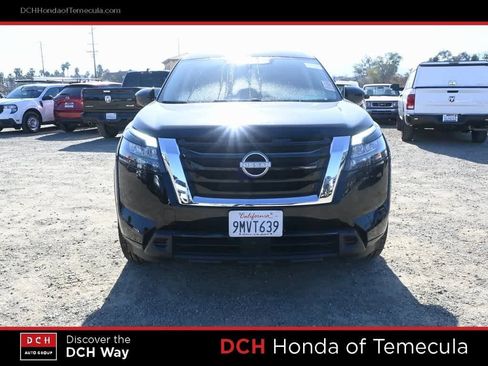 Used 2024 Nissan Pathfinder S image 2