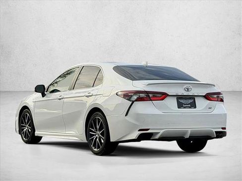 Used 2022 Toyota Camry SE image 8