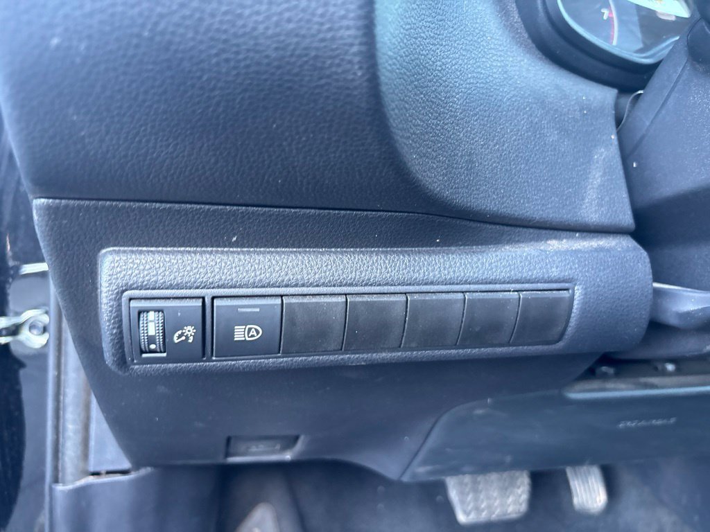 Used 2025 Toyota Corolla LE FWD image 18